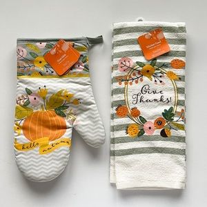 FALL Kitchen Towel and Oven Mitt Set HELLO Autumn, Give Thanks NWT